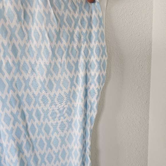 Gap blouse women large short sleeve Geometric pattern blue white flowy… - Picture 7 of 10